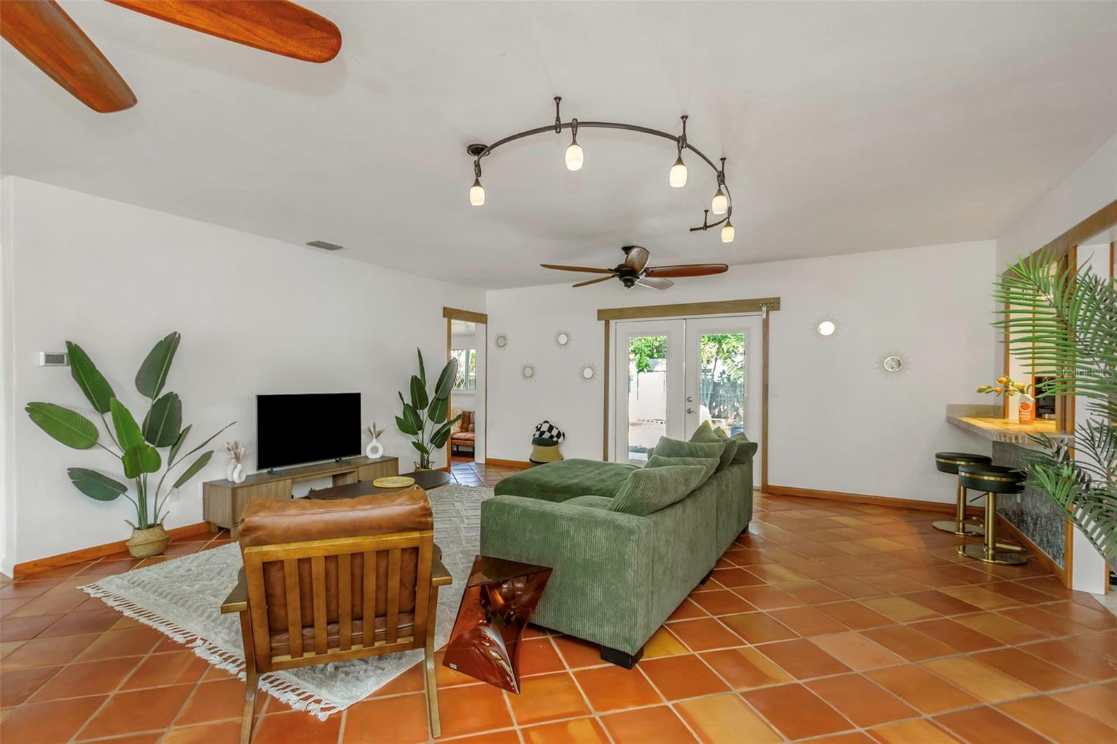 1582 BAYSHORE BLVD, DUNEDIN, FL, 34698