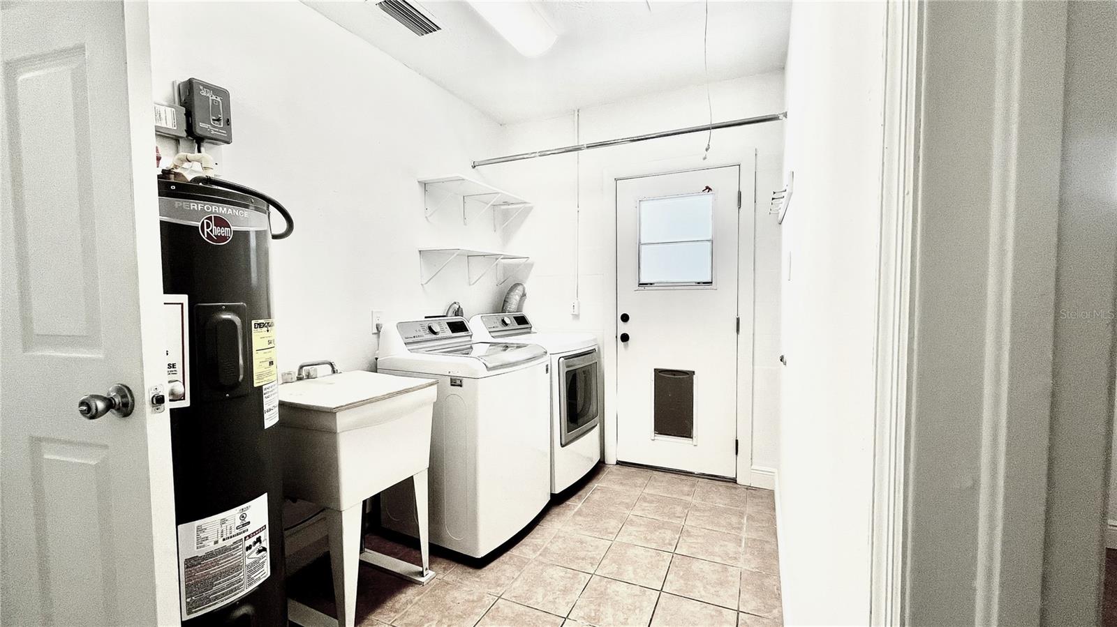 210 LAKE HOBBS RD, LUTZ, FL, 33548