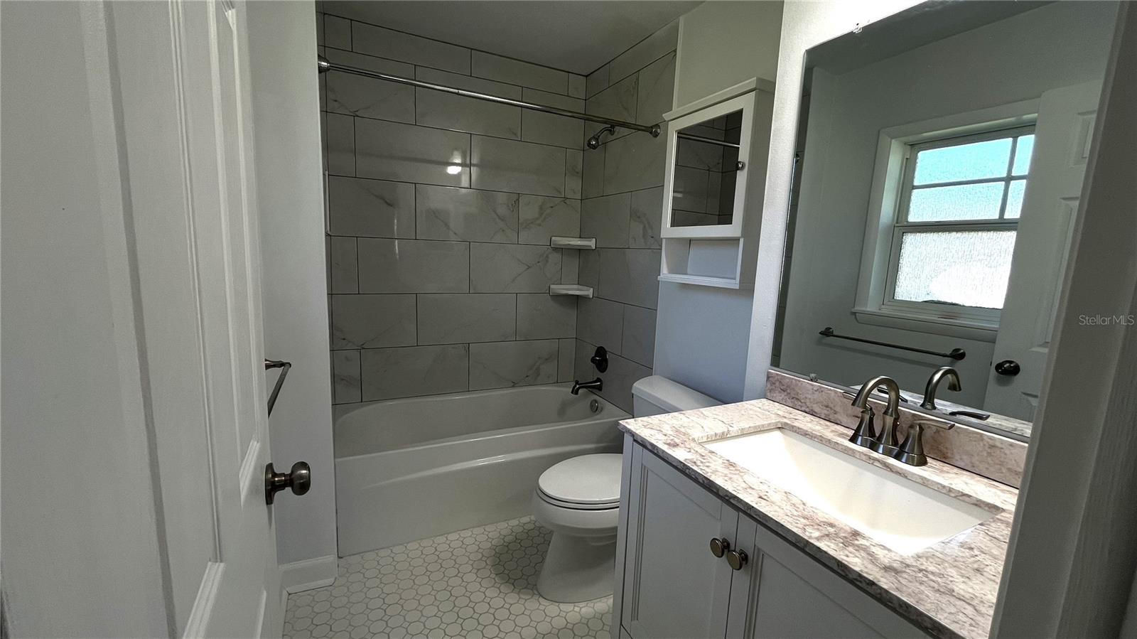 210 LAKE HOBBS RD, LUTZ, FL, 33548