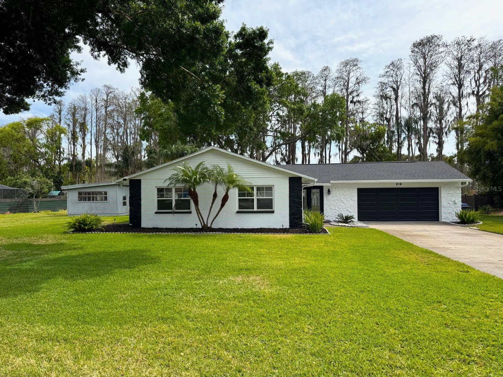 210 LAKE HOBBS RD, LUTZ, FL, 33548