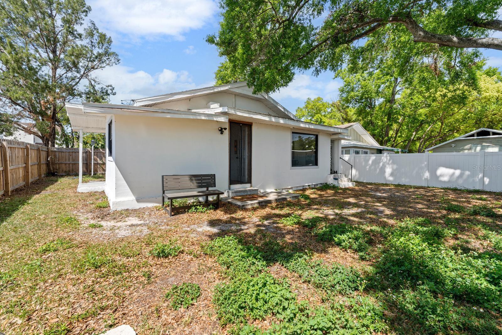 8405 N ARDEN AVE, TAMPA, FL, 33604