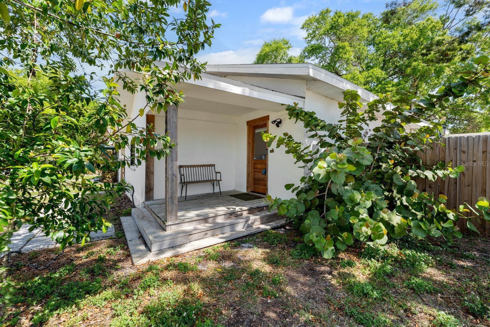 8405 N ARDEN AVE, TAMPA, FL, 33604