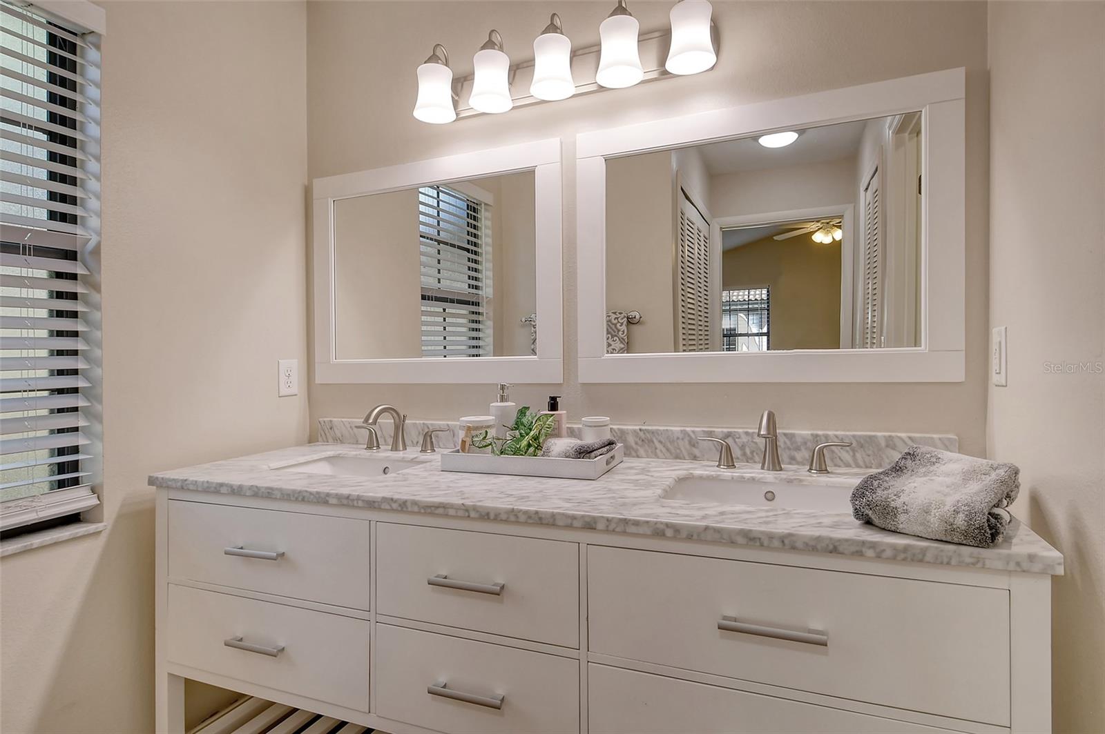 4375 TRAILS DR #17-1, SARASOTA, FL, 34232