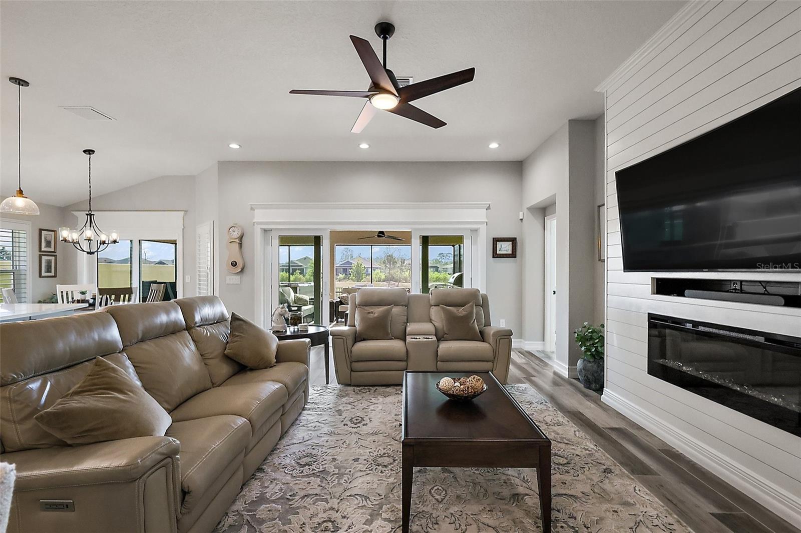 5557 HAWKINS DR, THE VILLAGES, FL, 32163