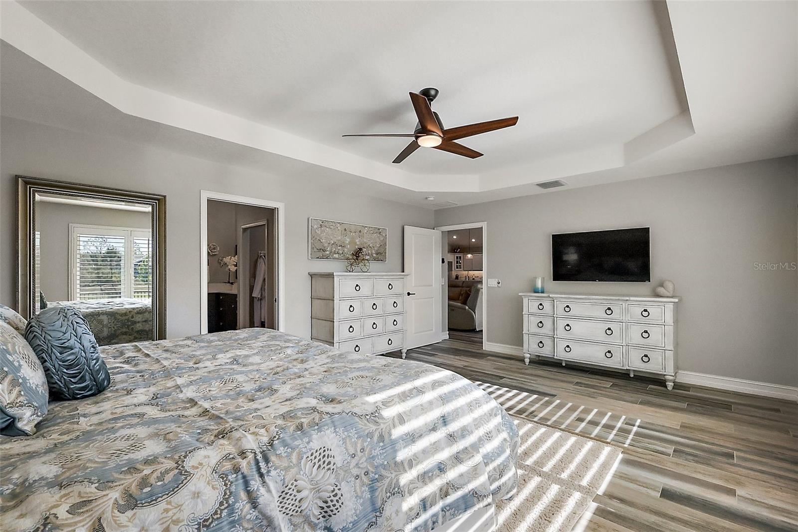 5557 HAWKINS DR, THE VILLAGES, FL, 32163