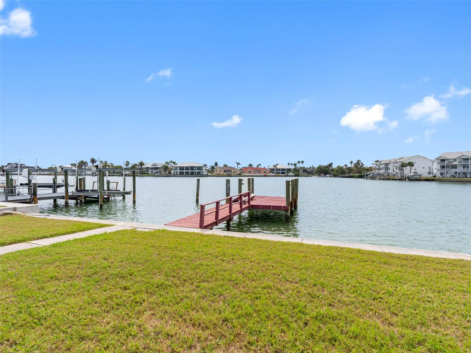 203 BATH CLUB BLVD N, NORTH REDINGTON BEACH, FL, 33708
