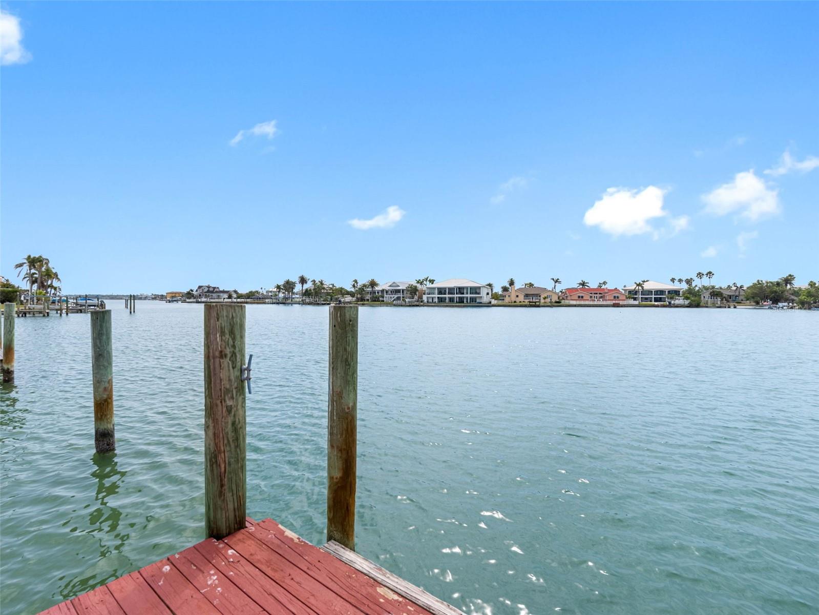 203 BATH CLUB BLVD N, NORTH REDINGTON BEACH, FL, 33708