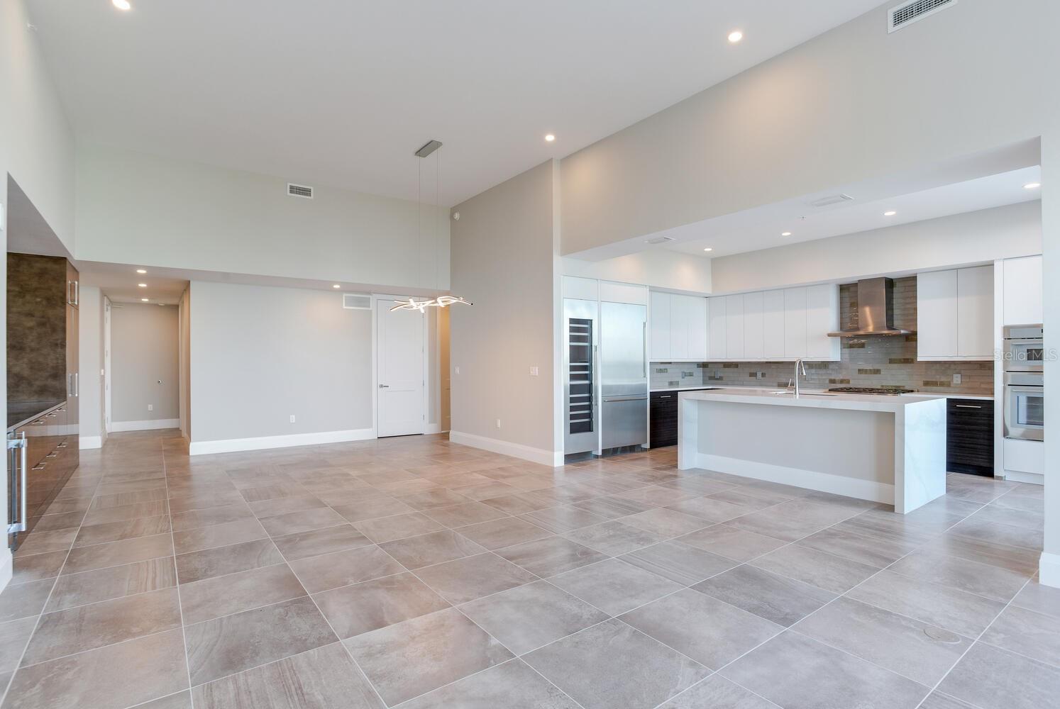 2910 W BARCELONA ST #403, TAMPA, FL, 33629