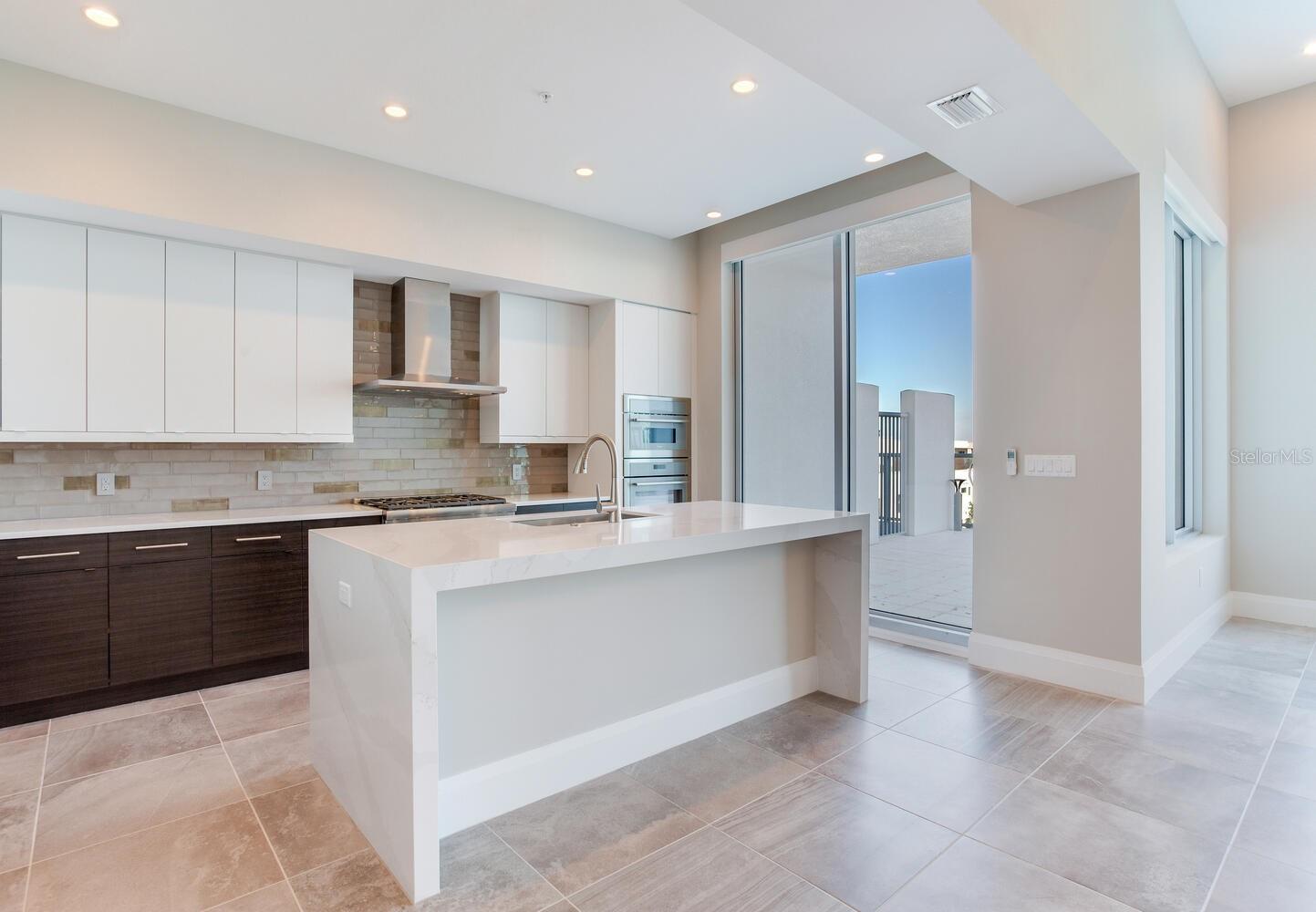 2910 W BARCELONA ST #403, TAMPA, FL, 33629