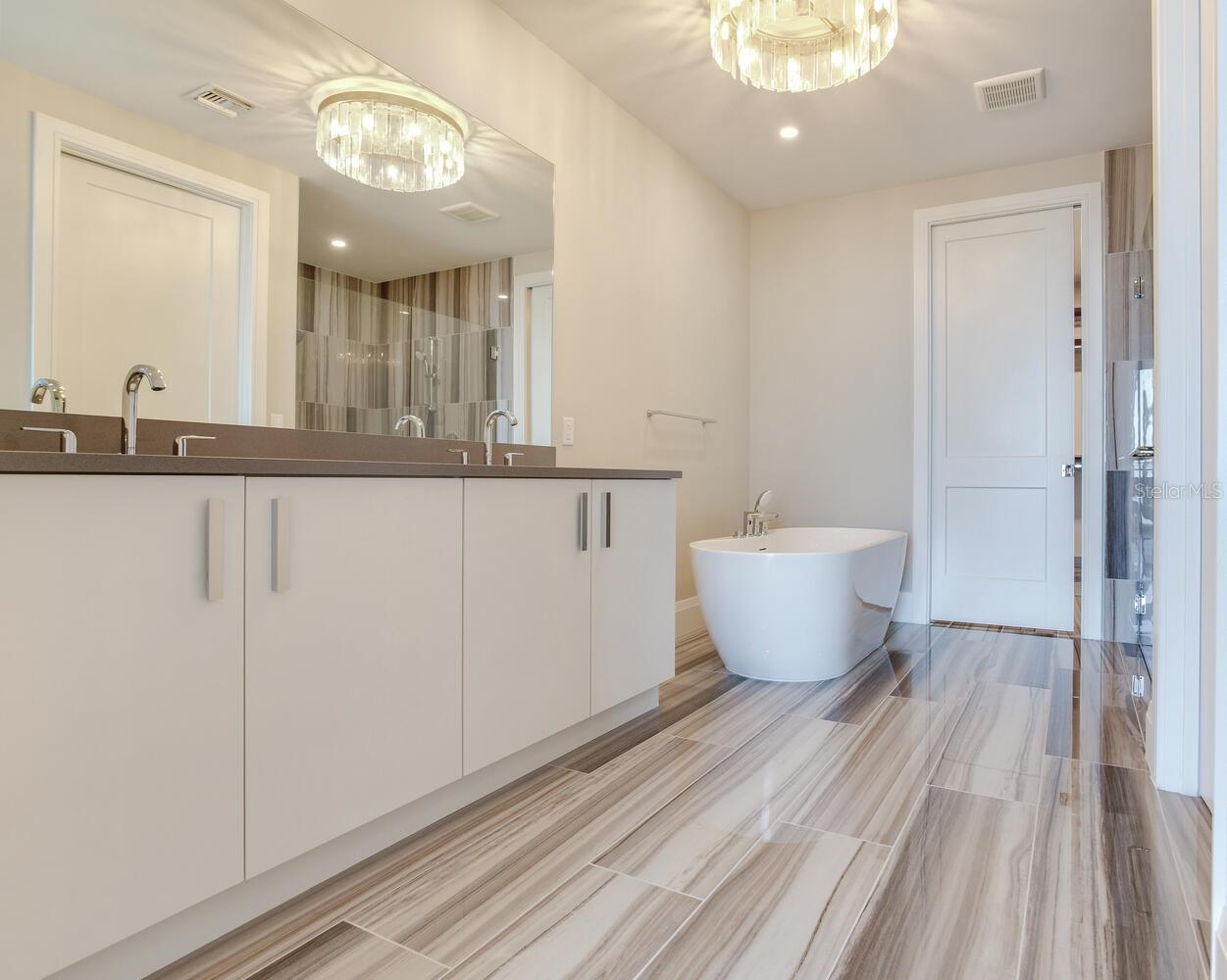 2910 W BARCELONA ST #403, TAMPA, FL, 33629