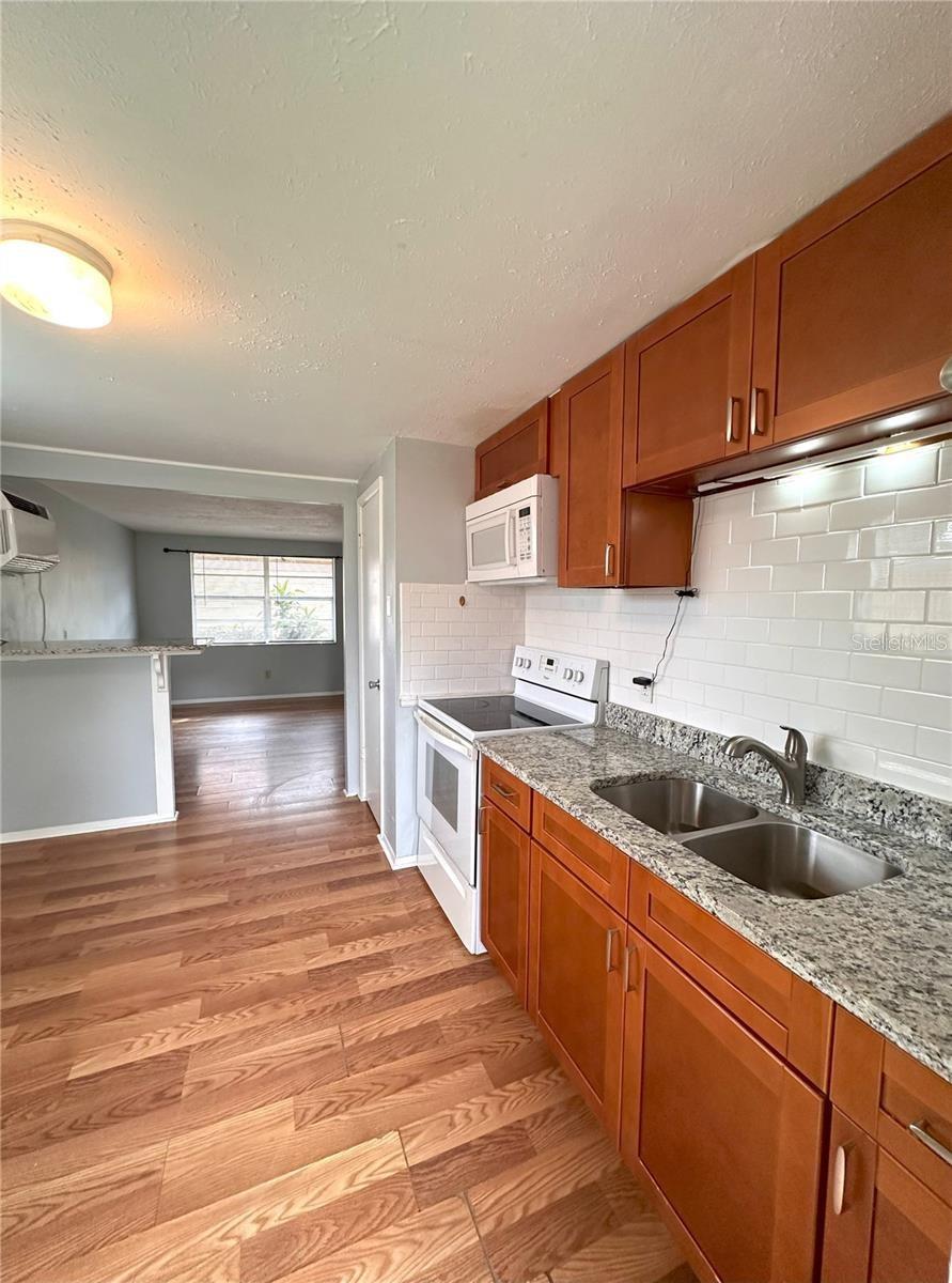 9406 EASTFIELD RD, THONOTOSASSA, FL, 33592