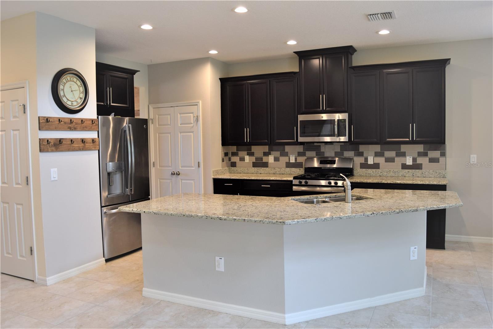 17510 BRIGHT WHEAT DRIVE, LITHIA, FL, 33547