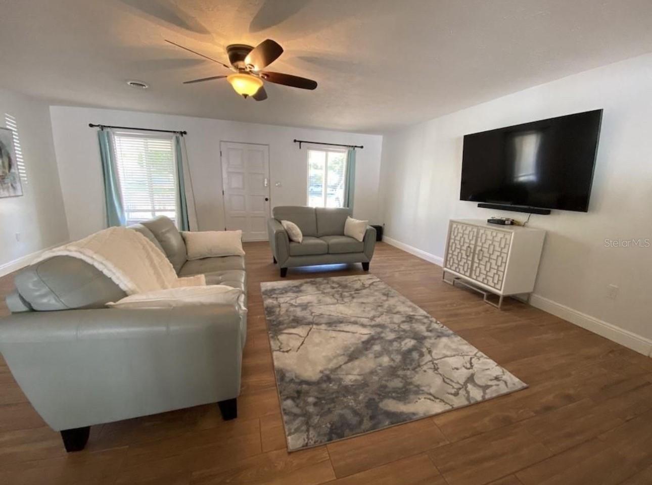 2403 CONSTITUTION BLVD, SARASOTA, FL, 34231