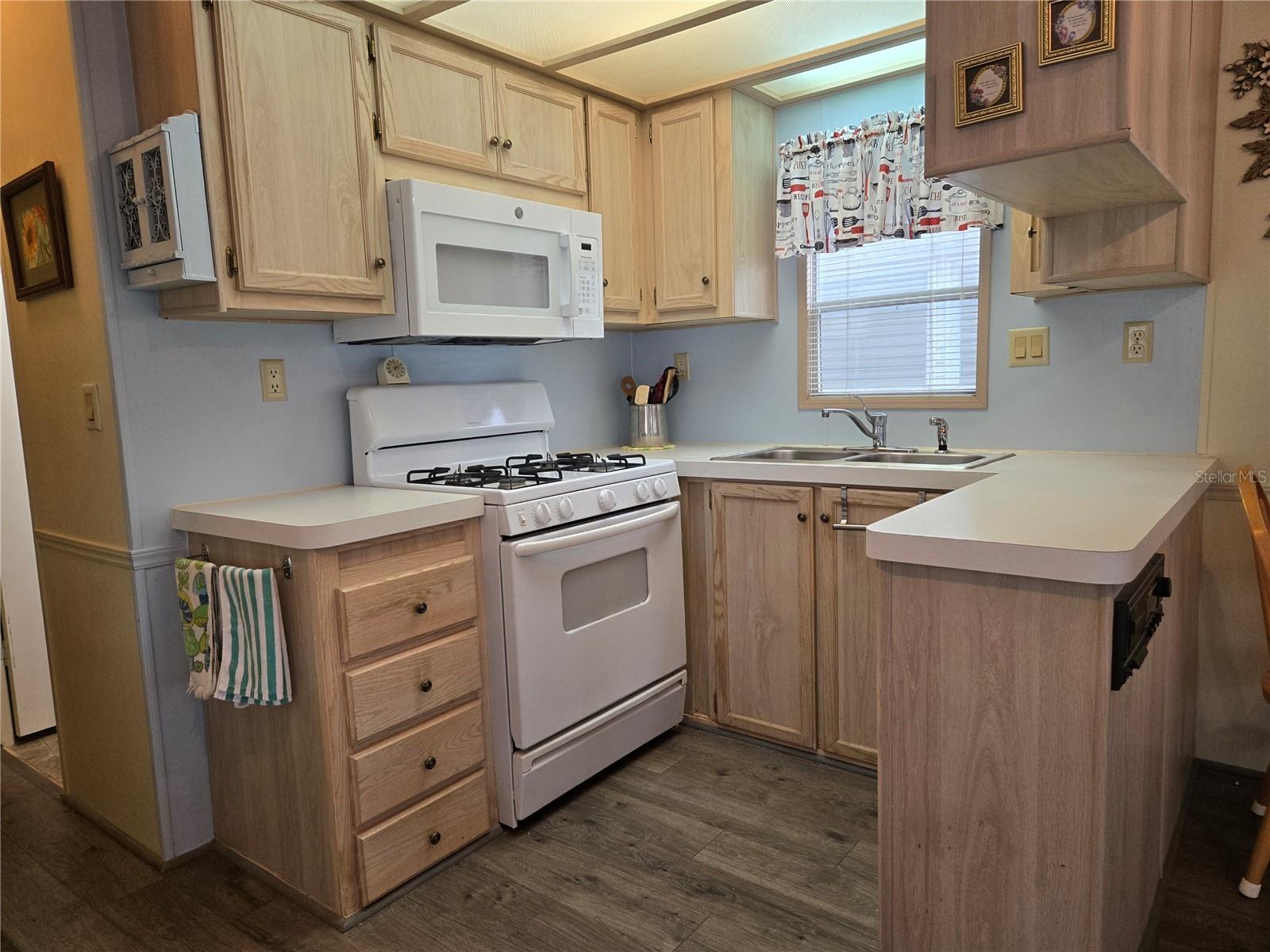 39233 RECESS DR, ZEPHYRHILLS, FL, 33542