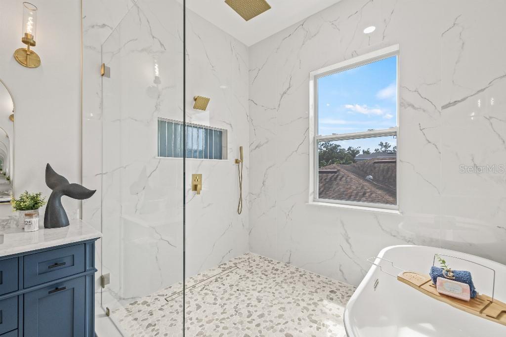 1405 50TH AVE N, ST PETERSBURG, FL, 33703