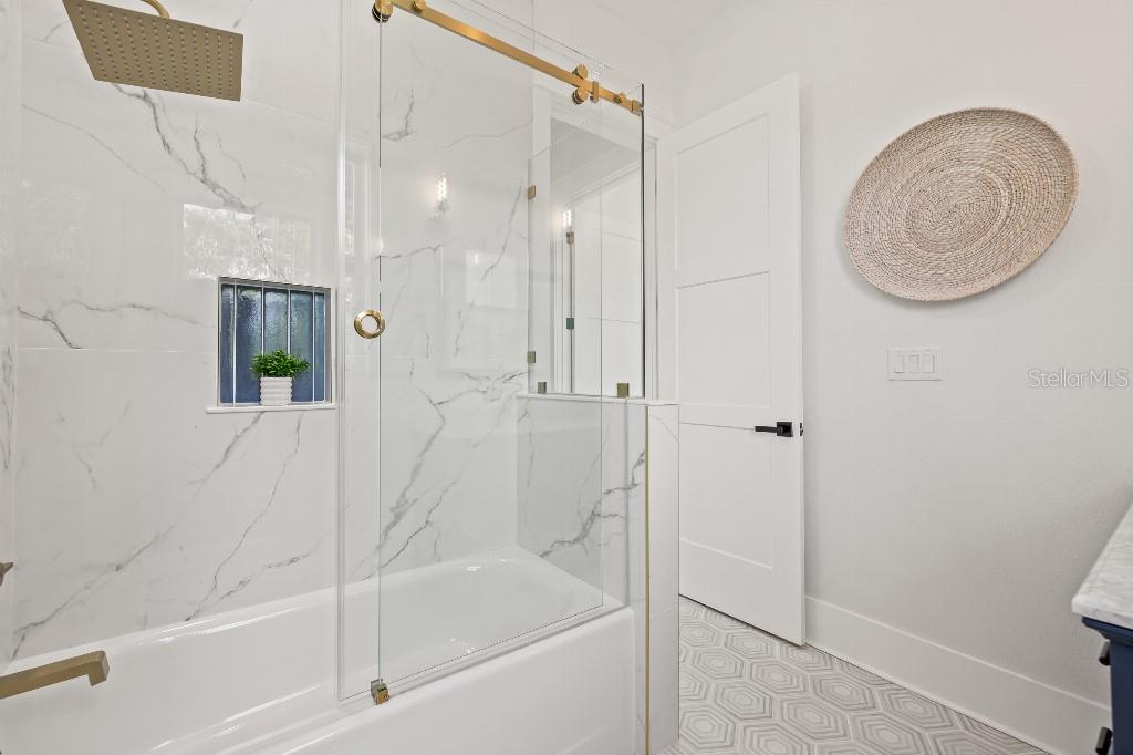 1405 50TH AVE N, ST PETERSBURG, FL, 33703