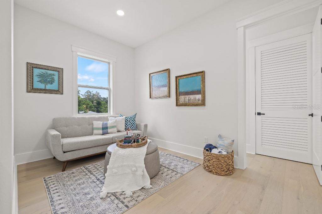1405 50TH AVE N, ST PETERSBURG, FL, 33703