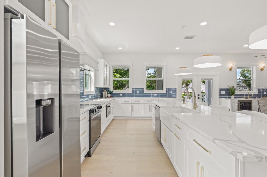 1405 50TH AVE N, ST PETERSBURG, FL, 33703