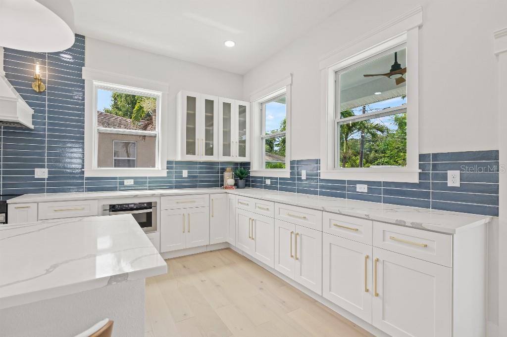1405 50TH AVE N, ST PETERSBURG, FL, 33703