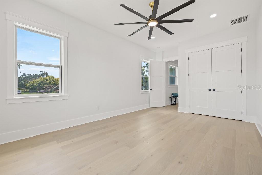 1405 50TH AVE N, ST PETERSBURG, FL, 33703