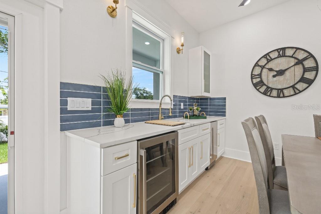 1405 50TH AVE N, ST PETERSBURG, FL, 33703