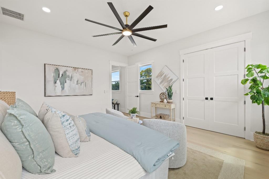 1405 50TH AVE N, ST PETERSBURG, FL, 33703
