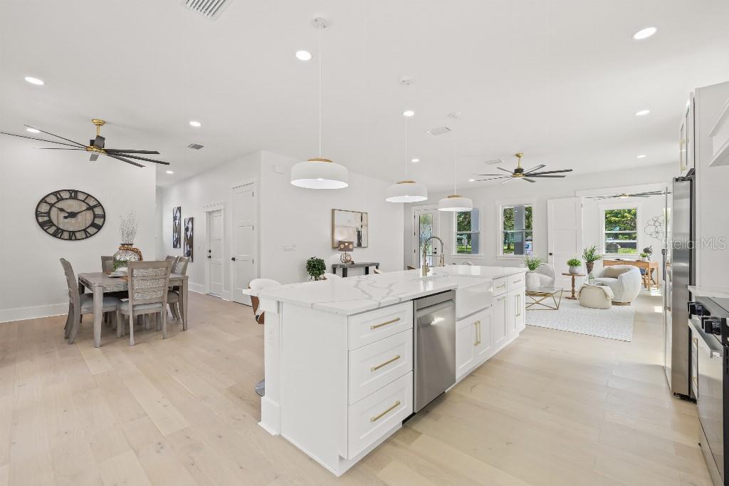 1405 50TH AVE N, ST PETERSBURG, FL, 33703