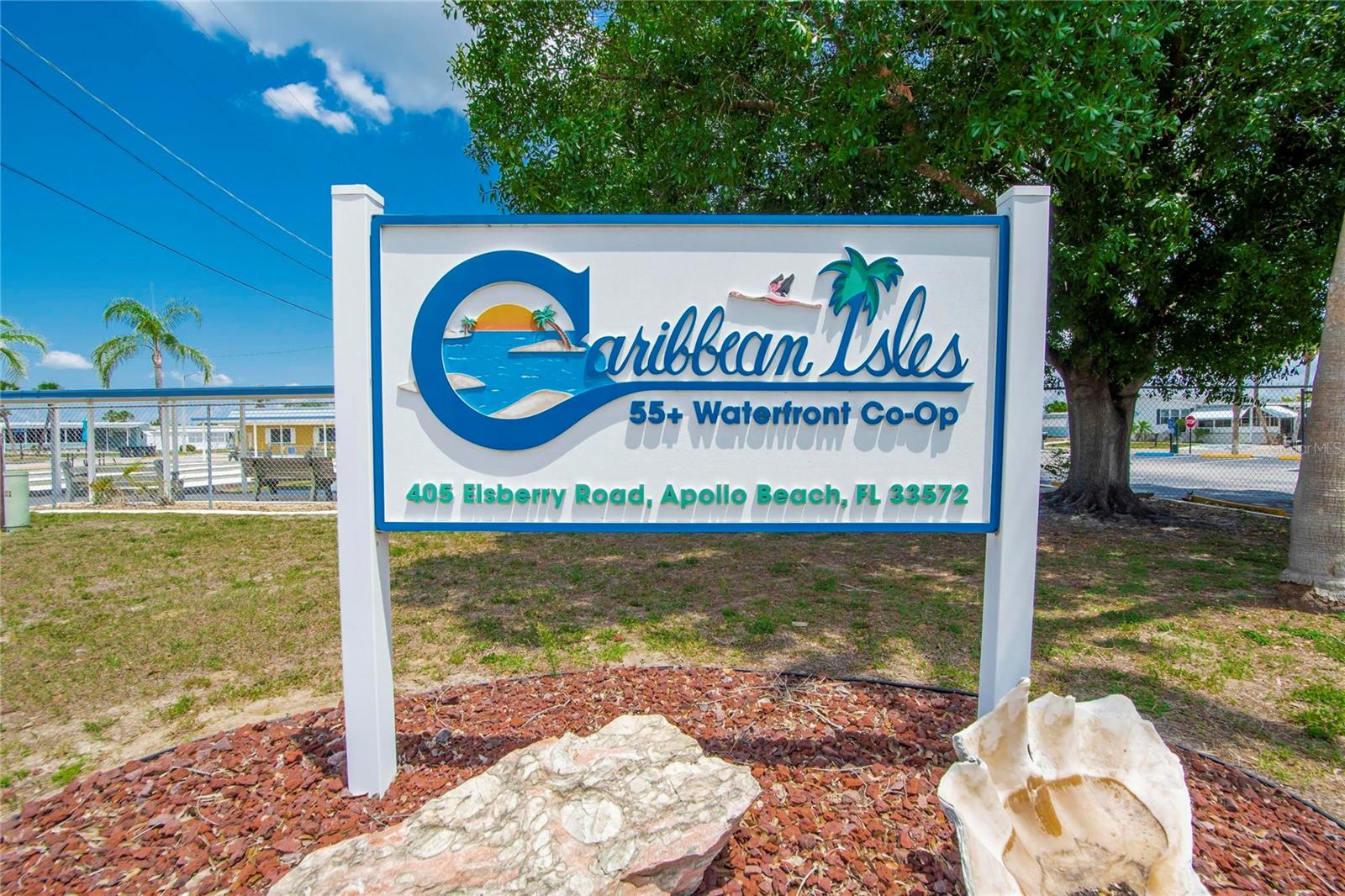 215 S PORT ROYAL LN, APOLLO BEACH, FL, 33572