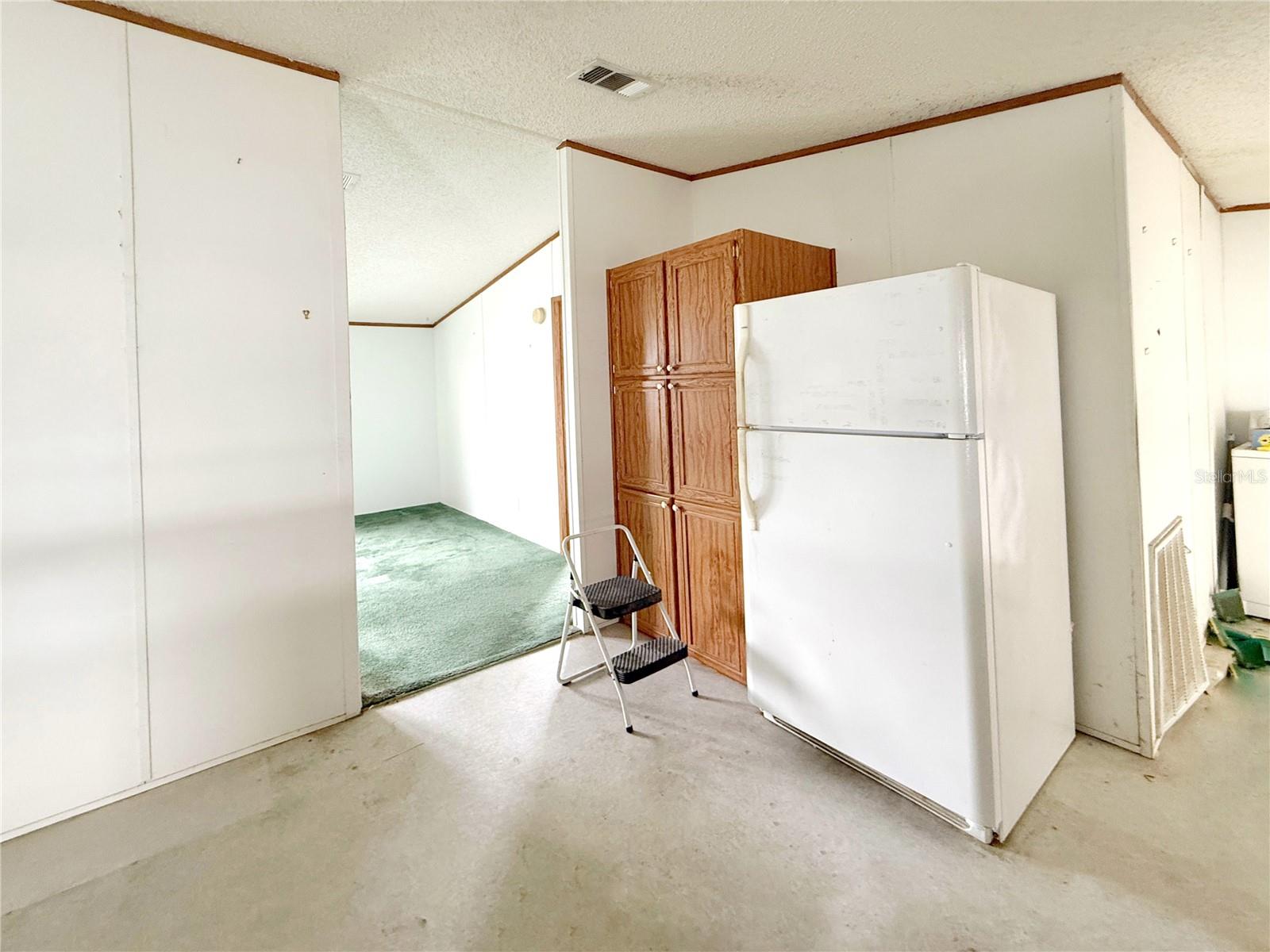 215 S PORT ROYAL LN, APOLLO BEACH, FL, 33572
