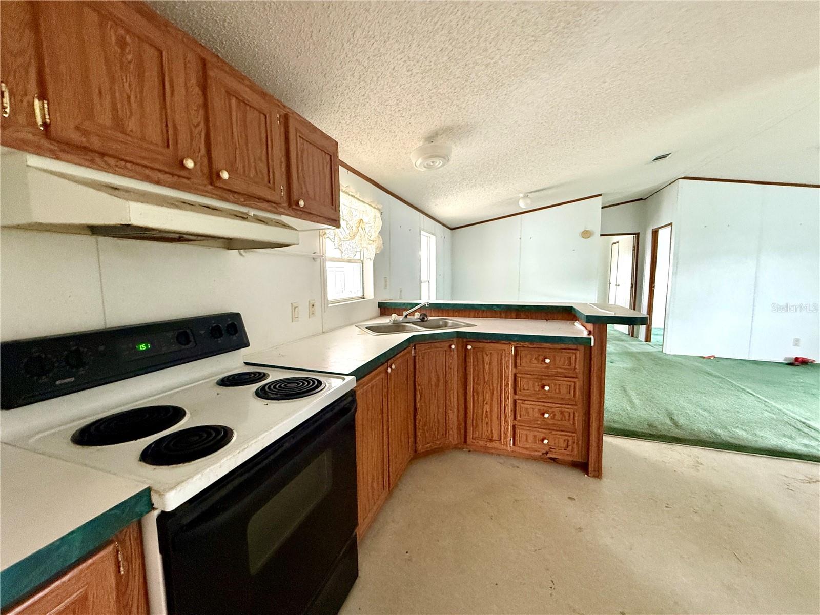 215 S PORT ROYAL LN, APOLLO BEACH, FL, 33572