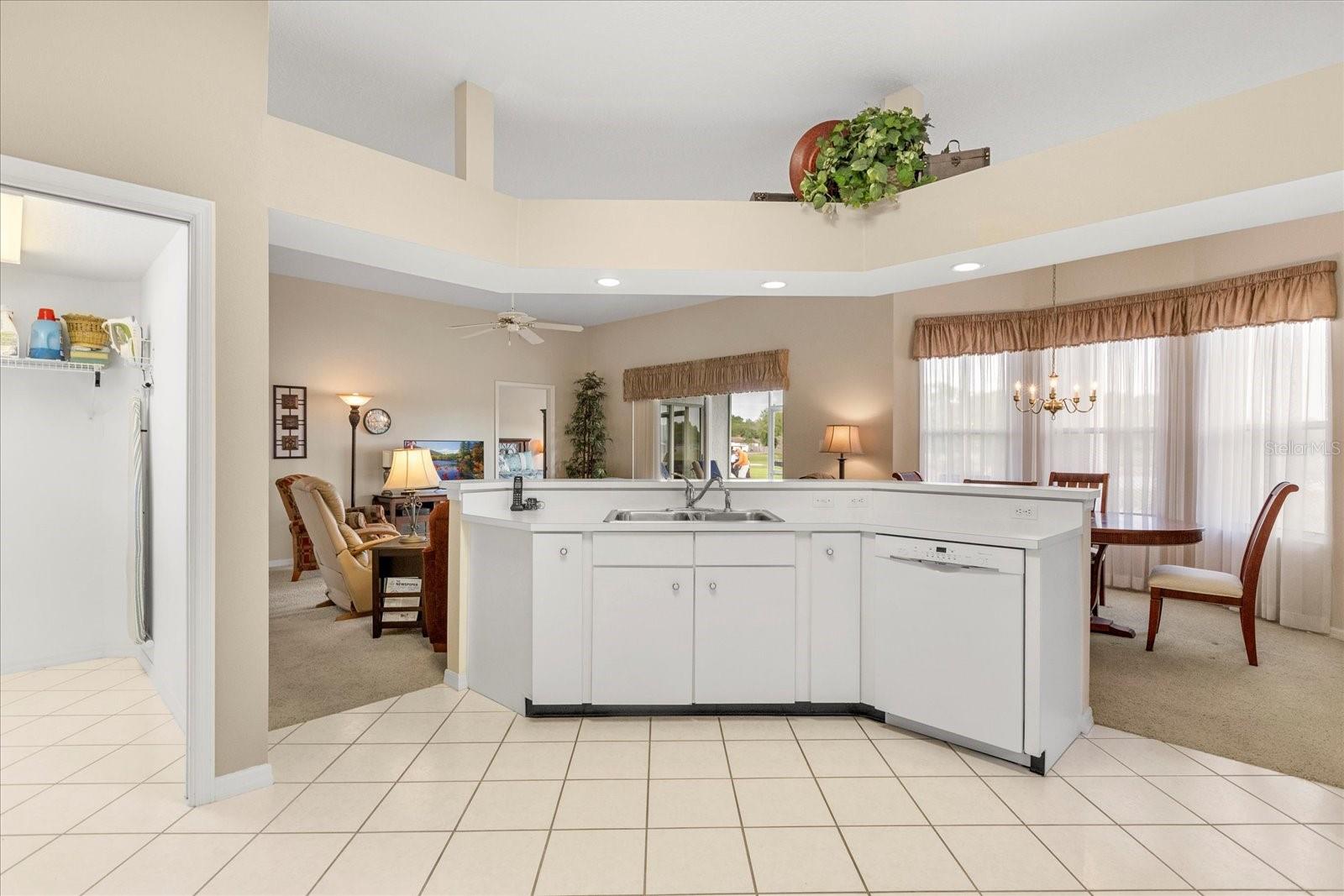 566 PETREL CIR, LAKELAND, FL, 33809
