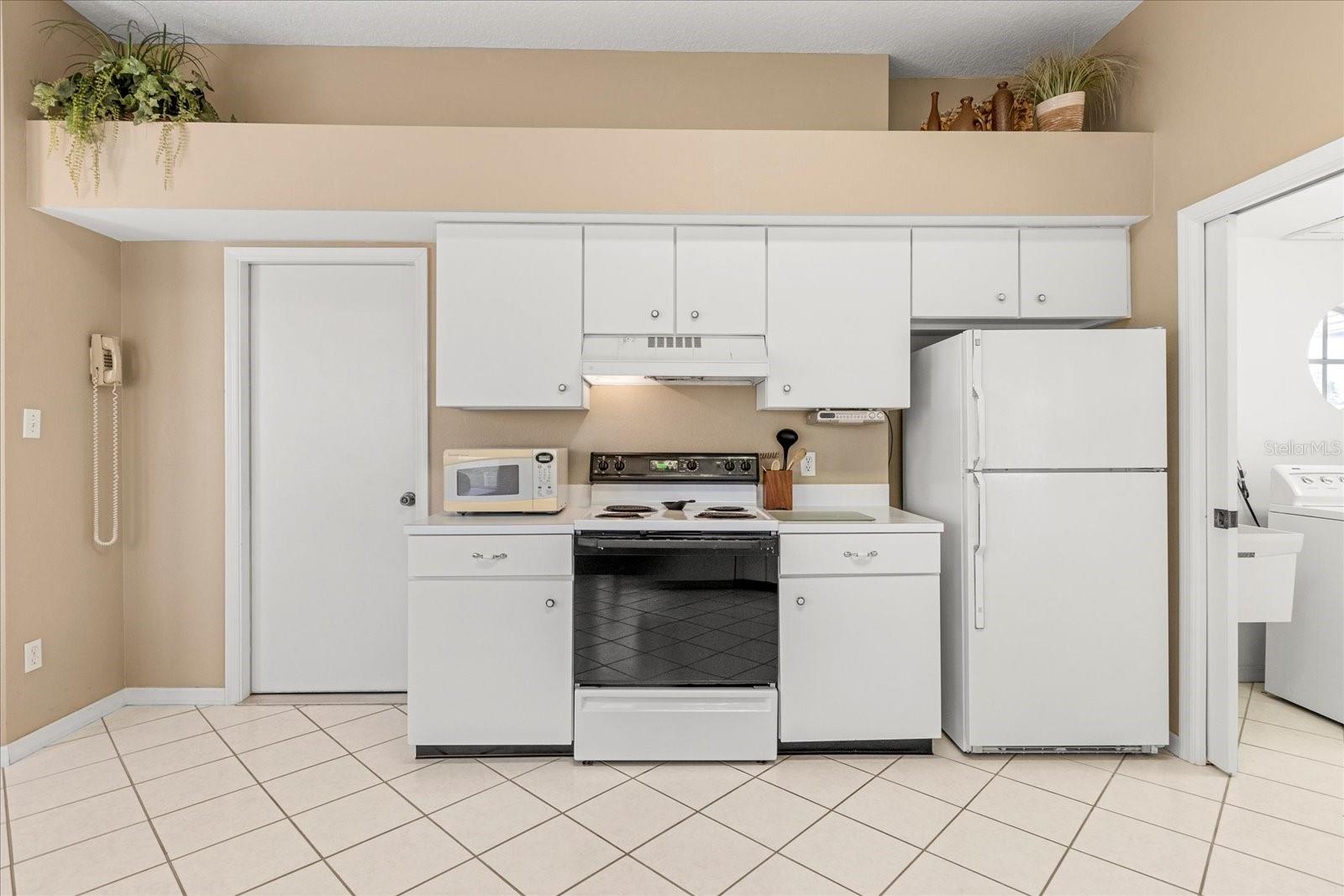 566 PETREL CIR, LAKELAND, FL, 33809