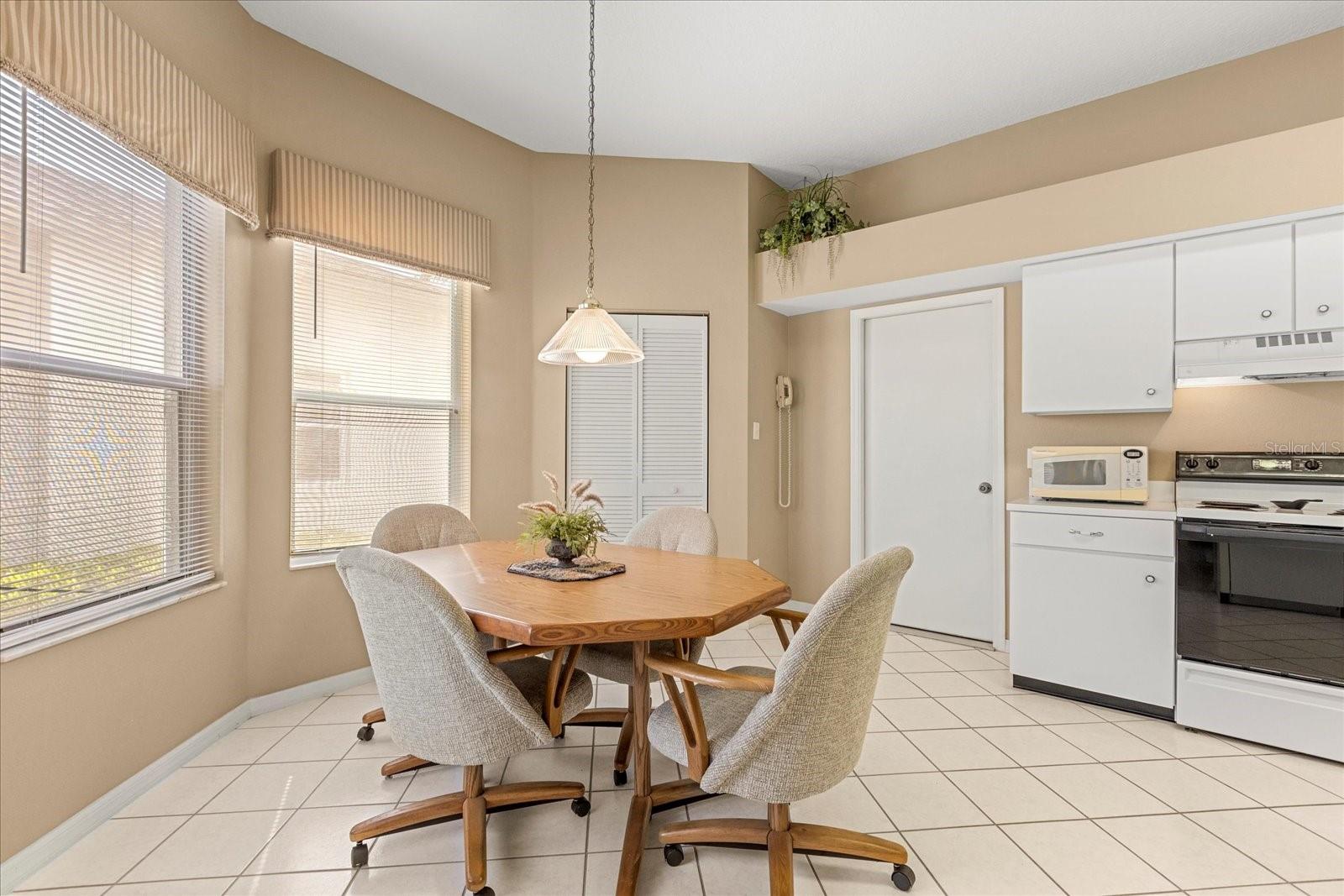 566 PETREL CIR, LAKELAND, FL, 33809