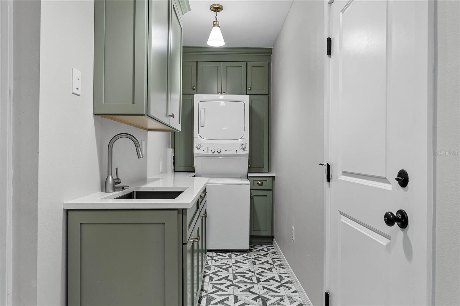 2545 DELLWOOD DR, ORLANDO, FL, 32806