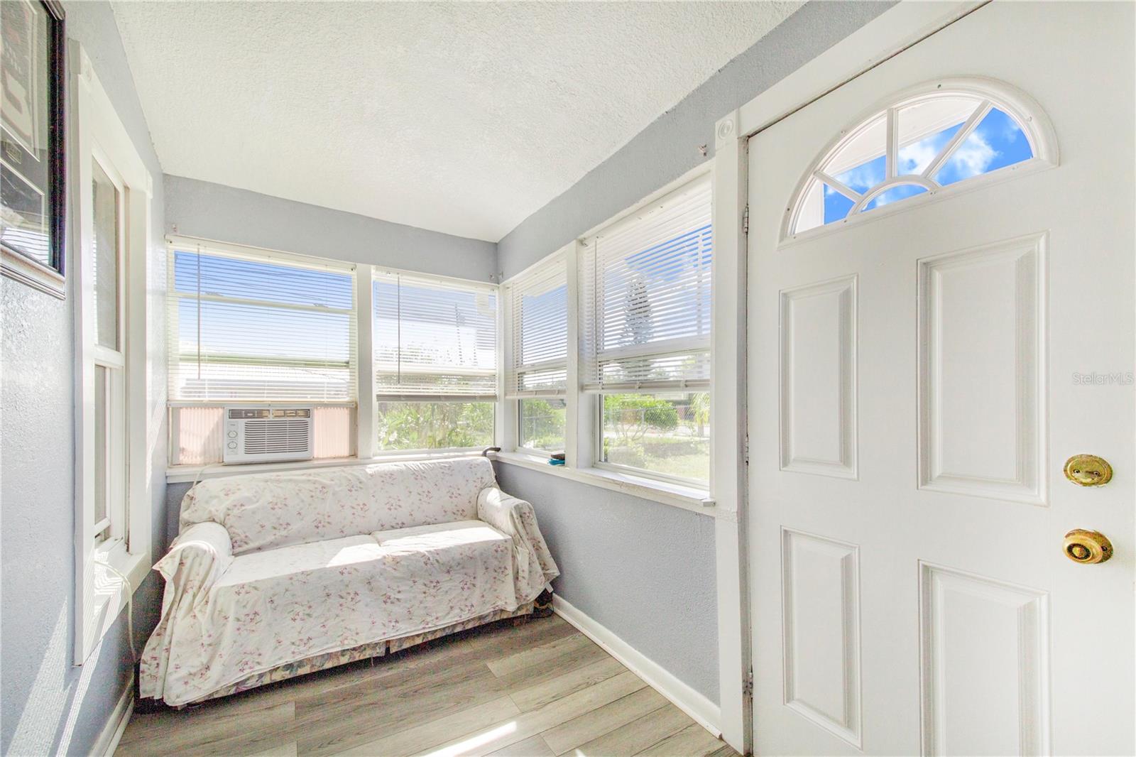 321 E MERRILL AVE, DUNDEE, FL, 33838