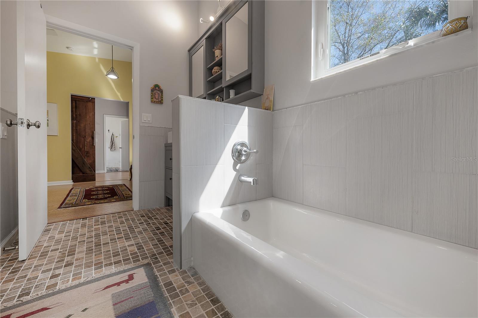 604 W HILDA ST, TAMPA, FL, 33603