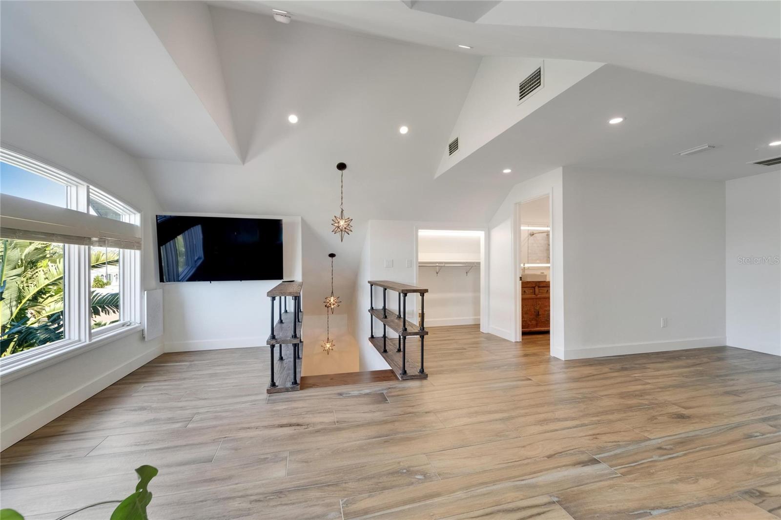 1715 SUNSET DR, CLEARWATER, FL, 33755