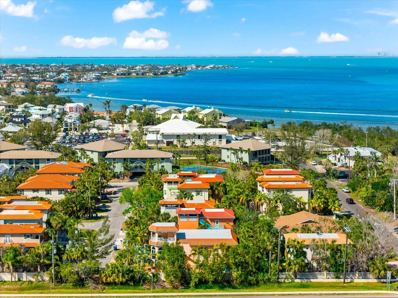 4001 5TH AVE, HOLMES BEACH, FL, 34217