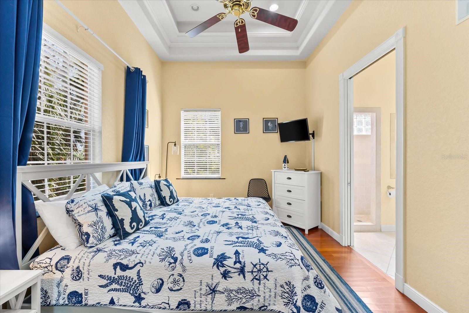 4001 5TH AVE, HOLMES BEACH, FL, 34217