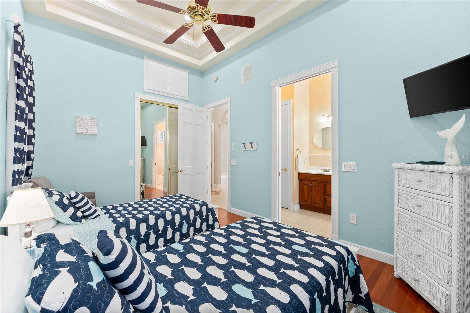 4001 5TH AVE, HOLMES BEACH, FL, 34217
