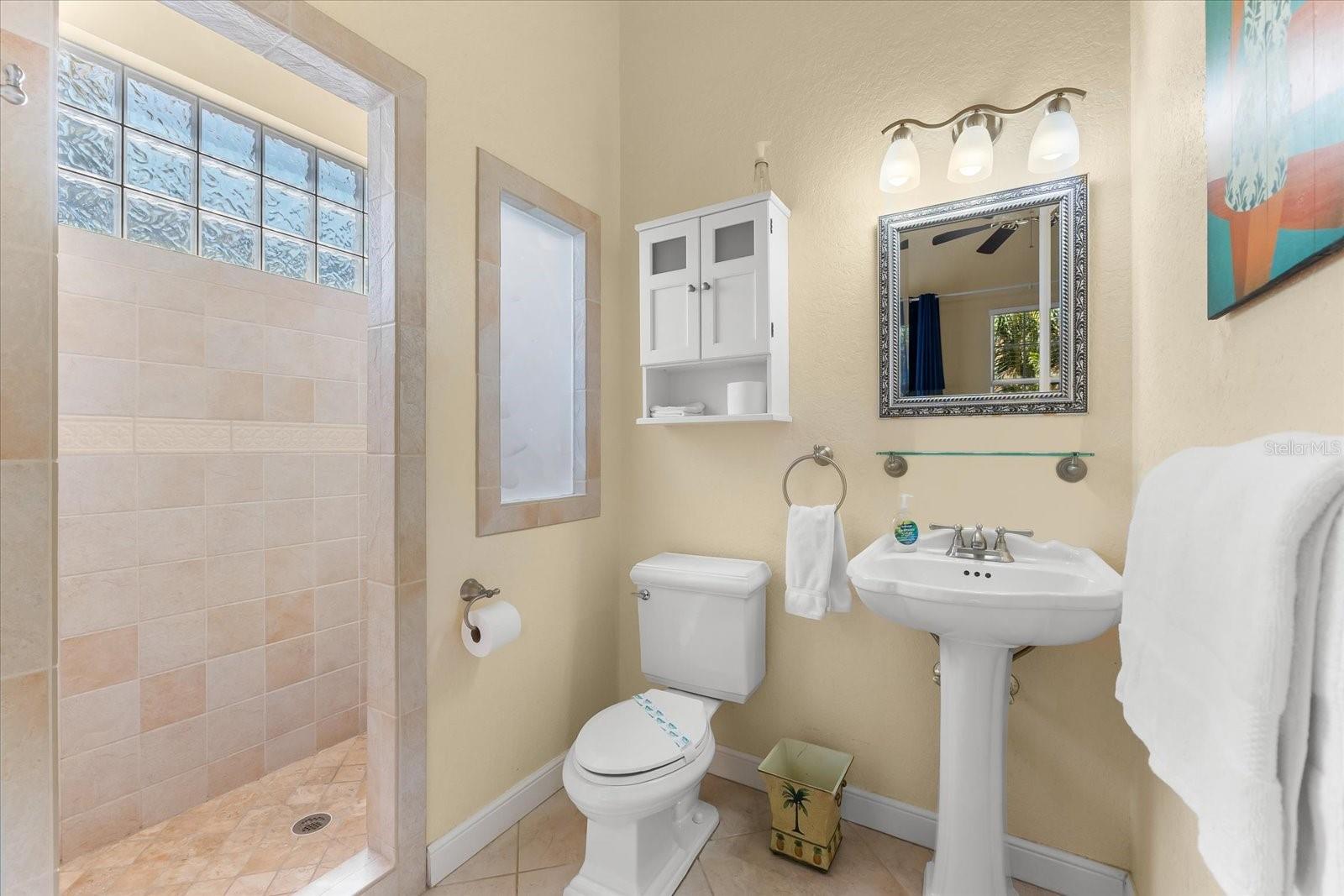 4001 5TH AVE, HOLMES BEACH, FL, 34217