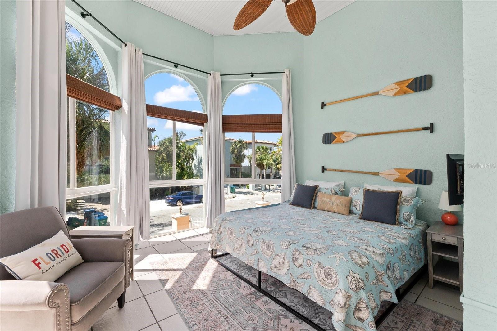 4001 5TH AVE, HOLMES BEACH, FL, 34217