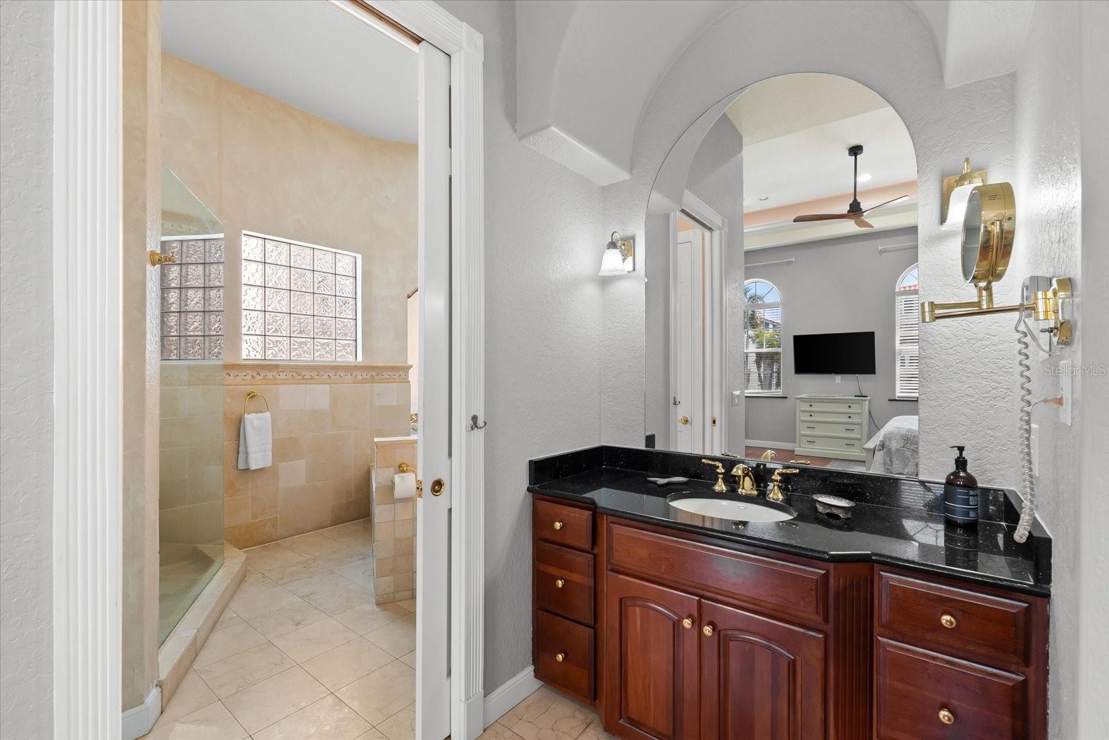 4001 5TH AVE, HOLMES BEACH, FL, 34217