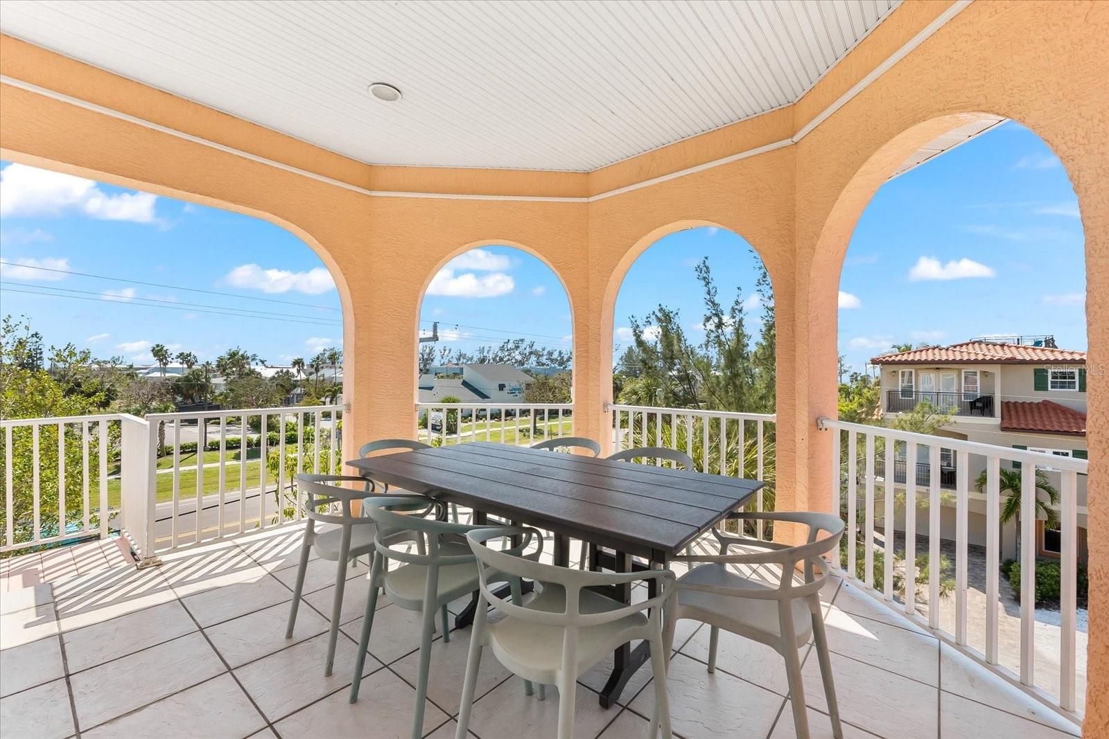 4001 5TH AVE, HOLMES BEACH, FL, 34217
