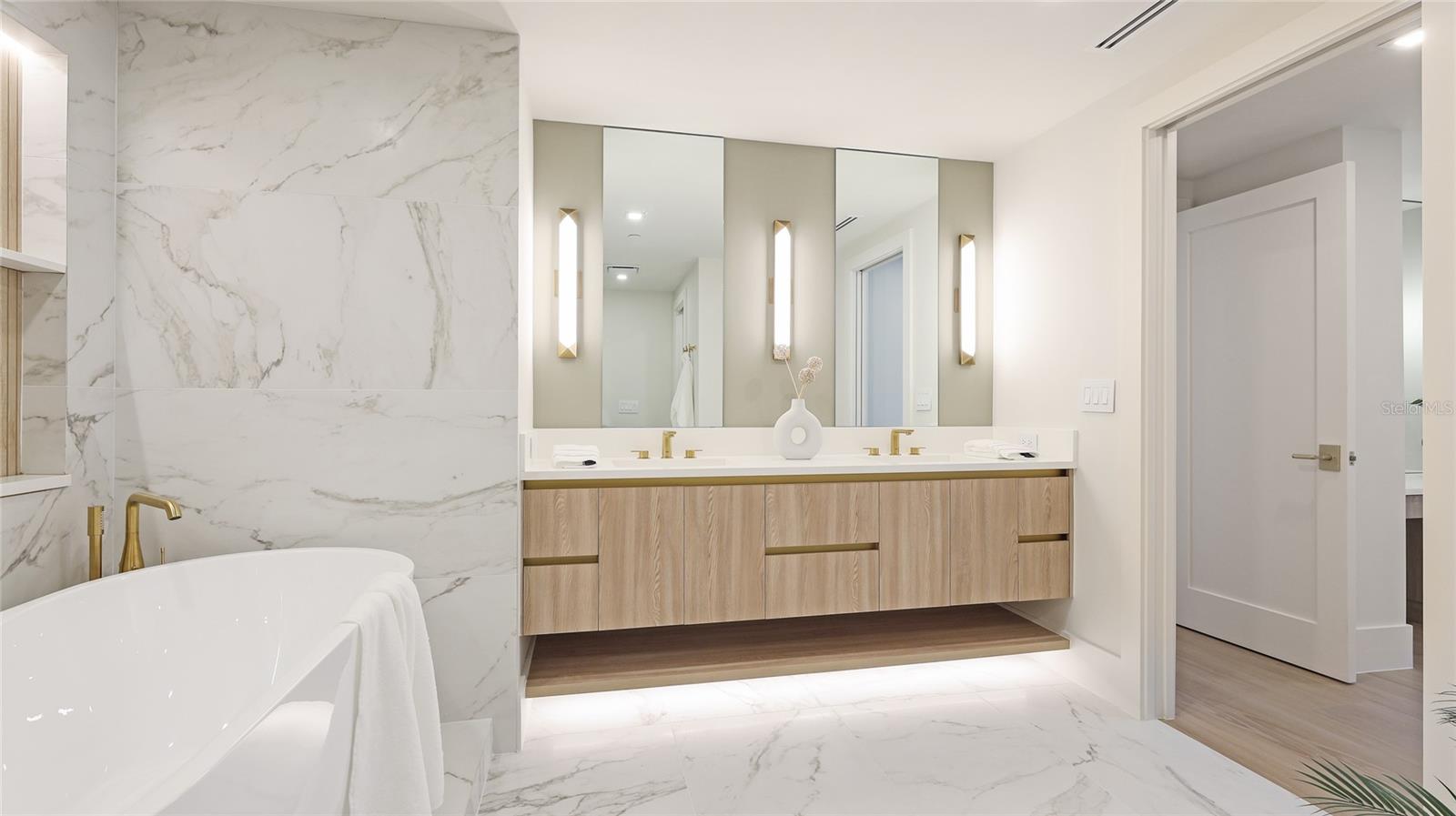 1211 GULF OF MEXICO DR #309, LONGBOAT KEY, FL, 34228