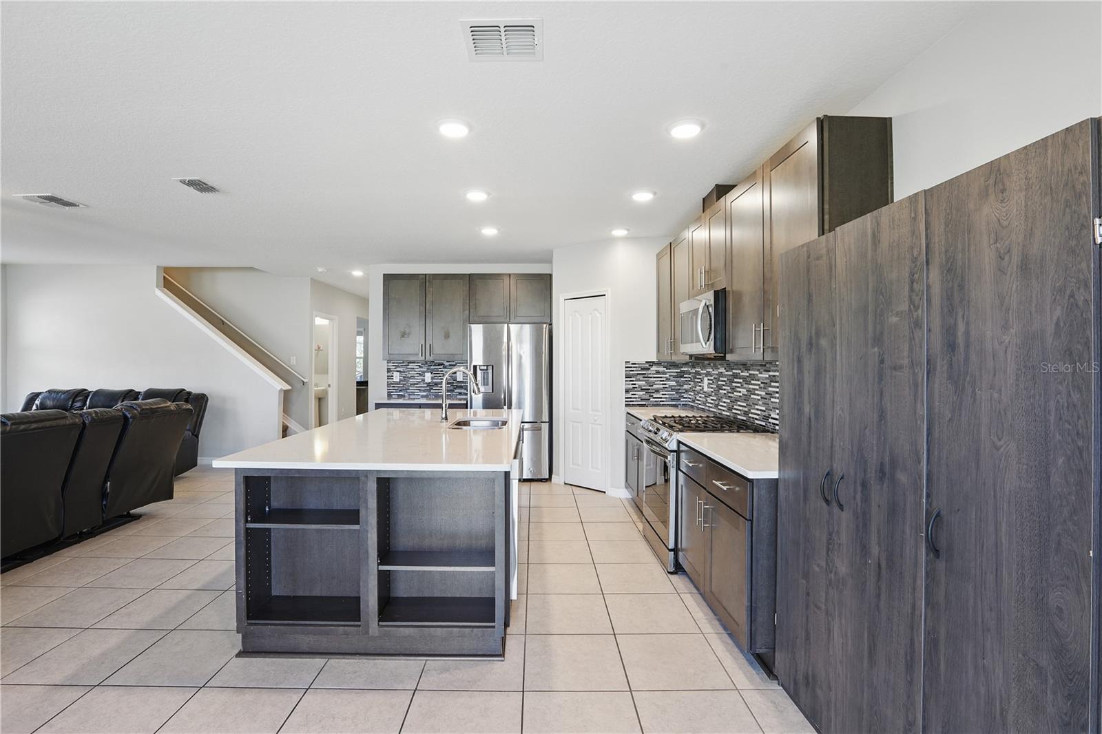 1158 OAK BLUFF DR, DAVENPORT, FL, 33837