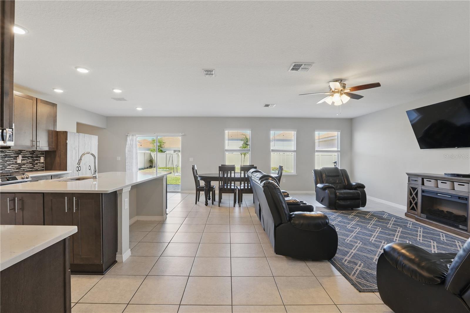 1158 OAK BLUFF DR, DAVENPORT, FL, 33837