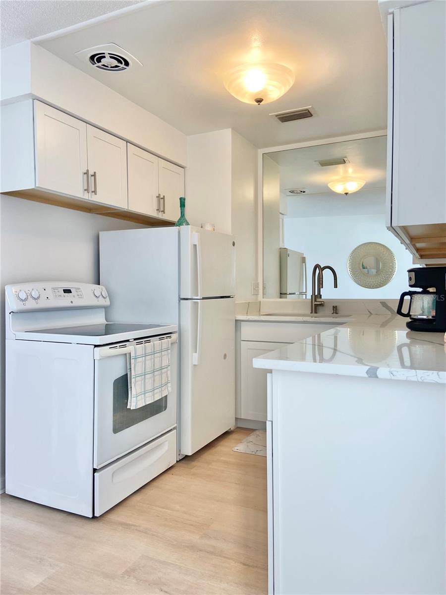 2550 GARY CIR, DUNEDIN, FL, 34698