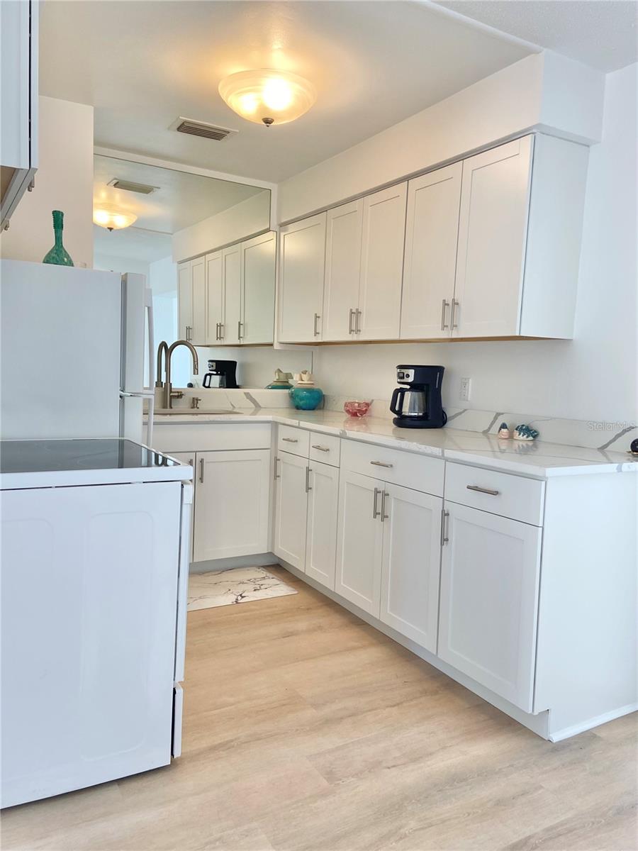 2550 GARY CIR, DUNEDIN, FL, 34698