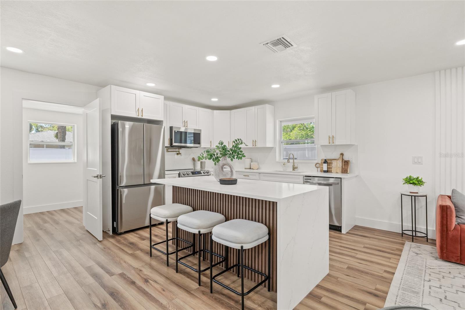 3906 W PEARL AVE, TAMPA, FL, 33611